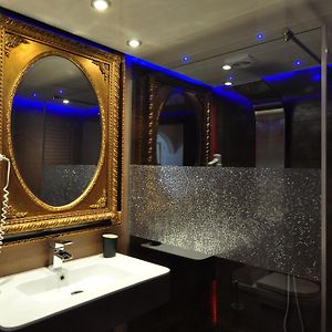 Deluxe Zimmer mit Kingsize-Bett